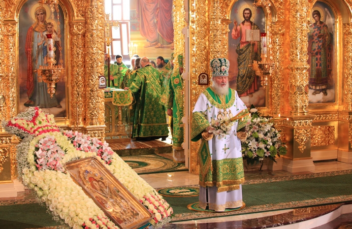 Освячення Святішим Патріархом Кирилом Свято-Троїцького Собору в селі Банчени Чернівецької області