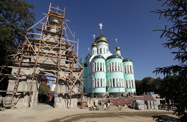 Свято-Троїцький собор за 2 місяці до освячення